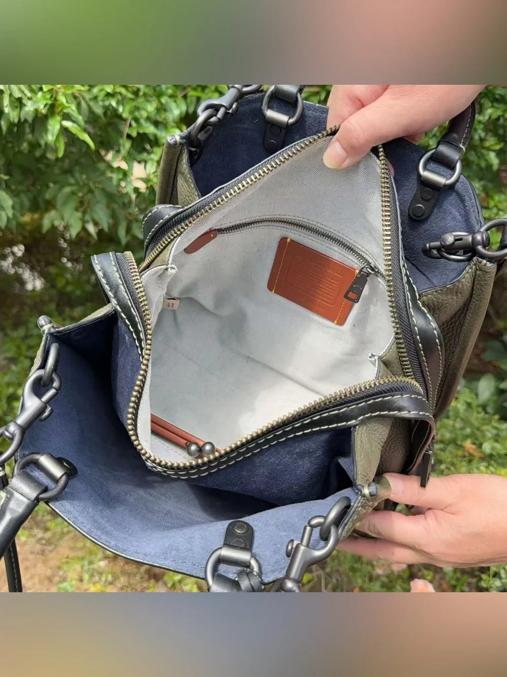 Coach Pebbled Leather Rogue Bag 30 （38124）